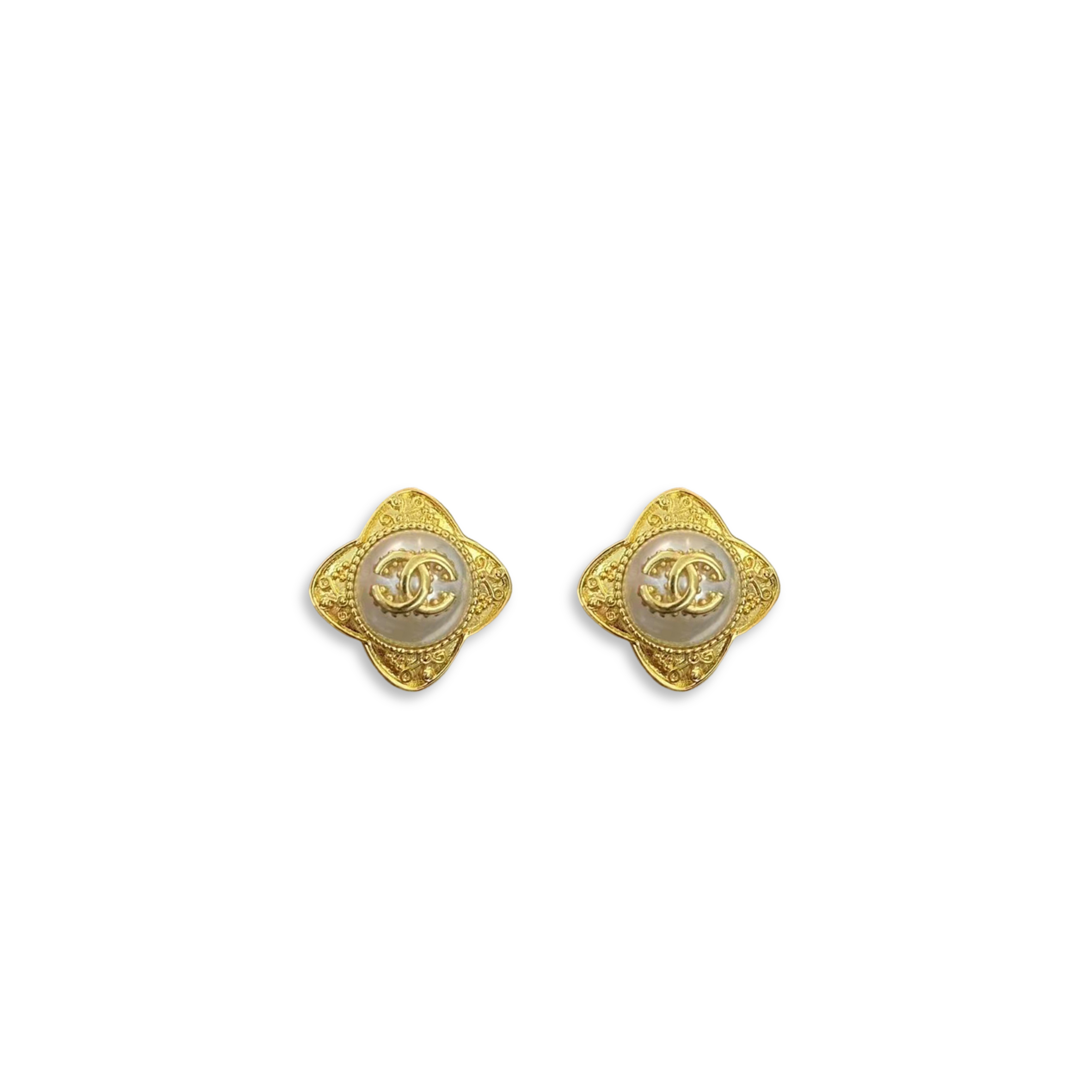 CHANEL CLOVER-SHAPED PEARL EARRINGS